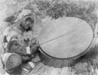 Trommelbau - Drummer_Nunivak_Curtis_klein